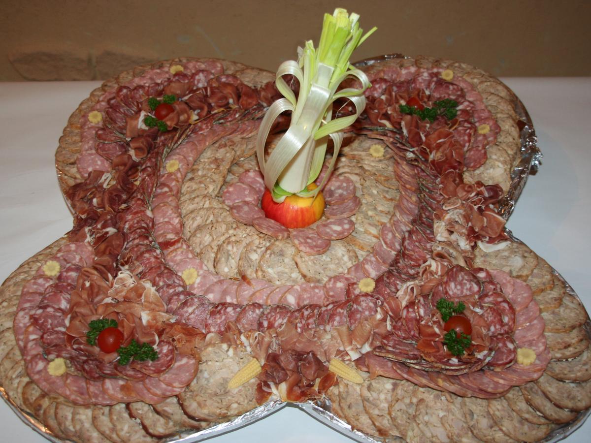 Charcuterie Maison : Andouille, Saucisson sec, Saucisson à l'ail